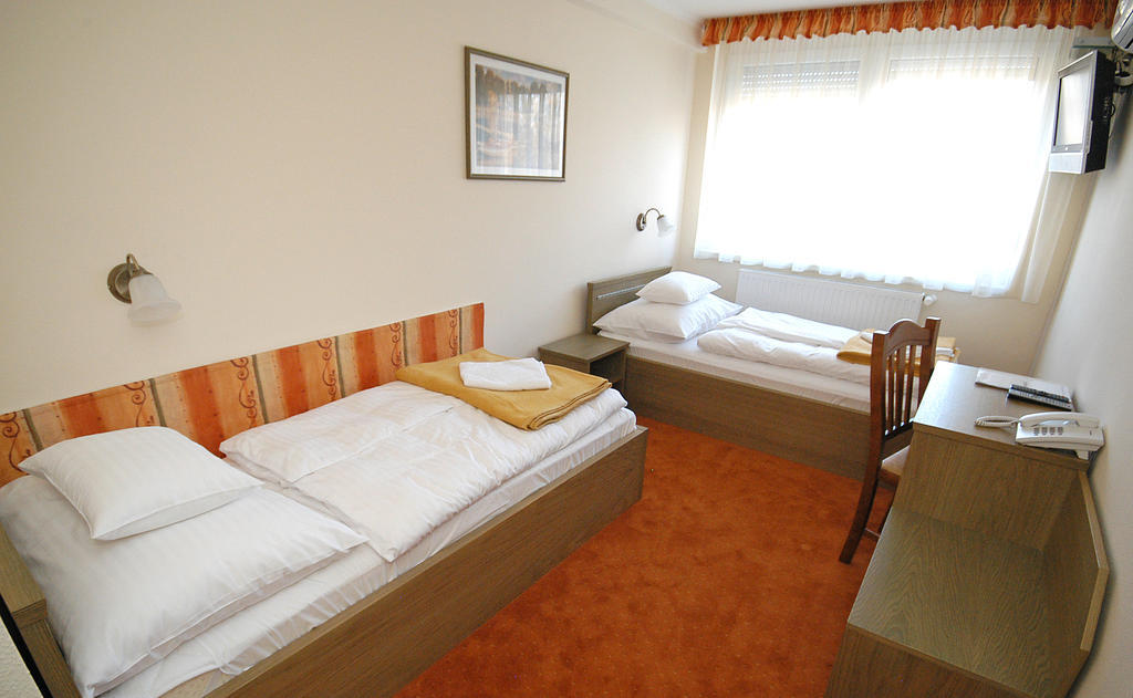 Hotel Bavaria Abda Habitación foto